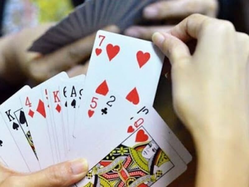 Học cách nhớ bài Tiến lên cùng EE88 để hốt bạc liền tay 3 Chú ý những quân bài đã được đánh ra